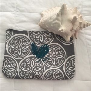 Thirty One- Zipper Pouch